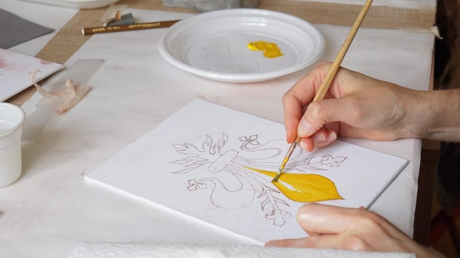 Florence: Painting experience, create your Florentine Lily! - Who should book this activity
