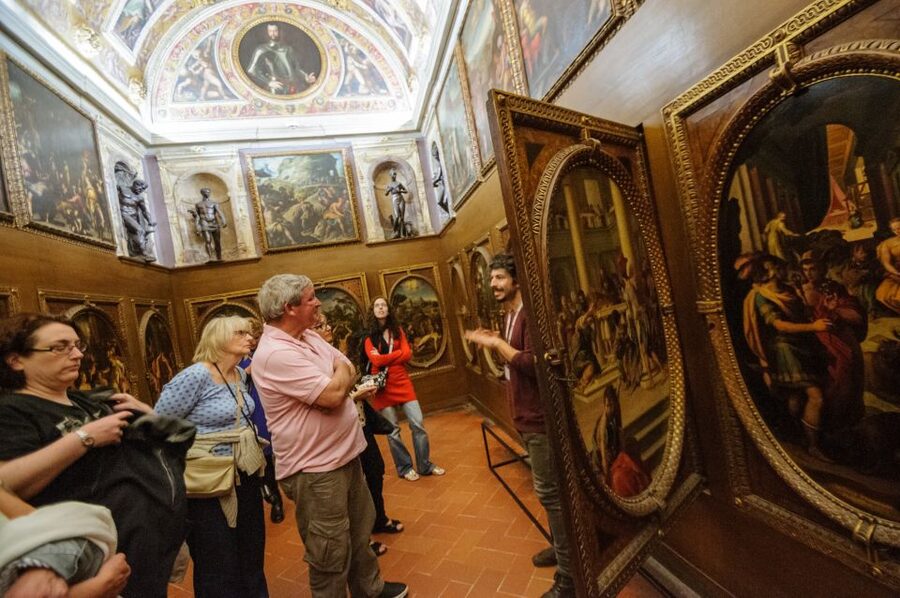Florence: Palazzo Vecchio Entrance Ticket & Audioguide - Medici rooms, sculpture, and details worth slowing down for