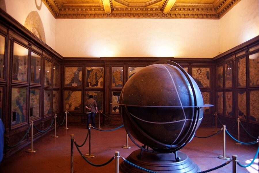 Florence: Palazzo Vecchio Museum - The Hall of the Five Hundred in 30 minutes