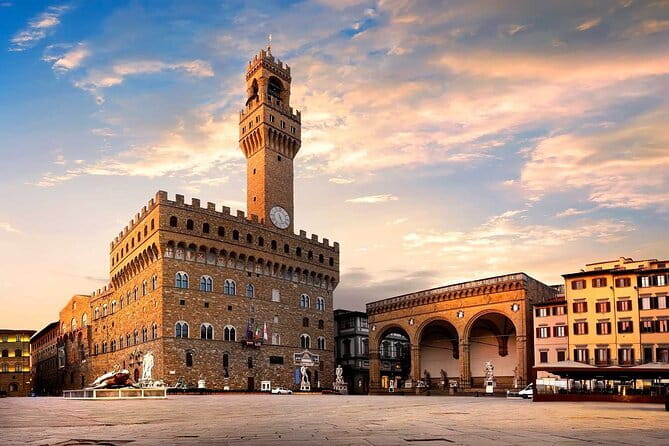 Florence Palazzo Vecchio Priority Entry Ticket with Host - The Salone dei Cinquecento: Florence on a grand scale