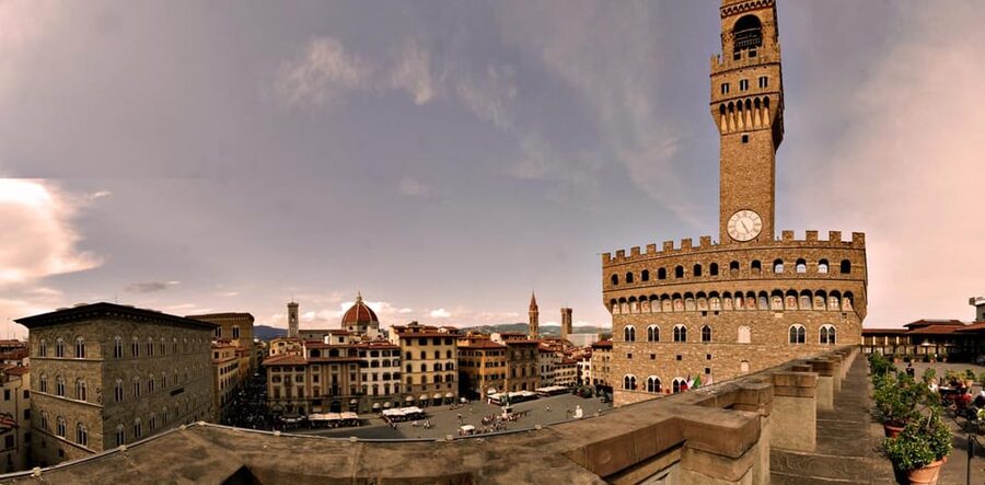 Florence:Palazzo Vecchio Skip-the-line Ticket & Audio Guide - Finding the host beside the David statue