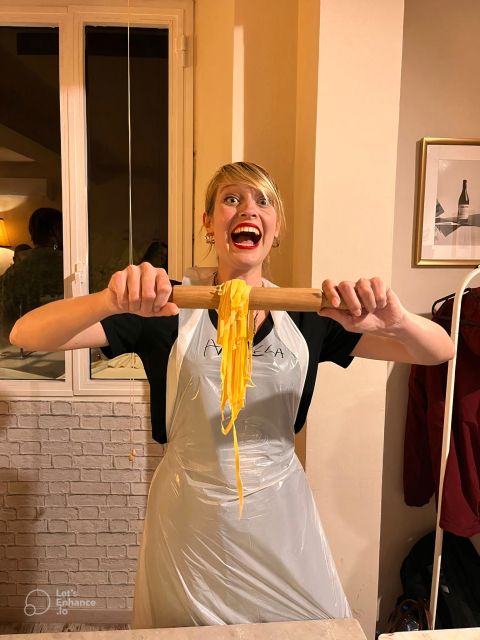 Florence: Pasta Class with Wine, Limoncello and Dessert - Fresh pasta in a palace near Ponte Vecchio