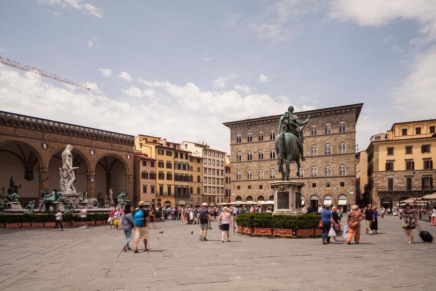 Florence: Piazza della Signoria & David - Anti Walking Tour - What the Small Group Changes