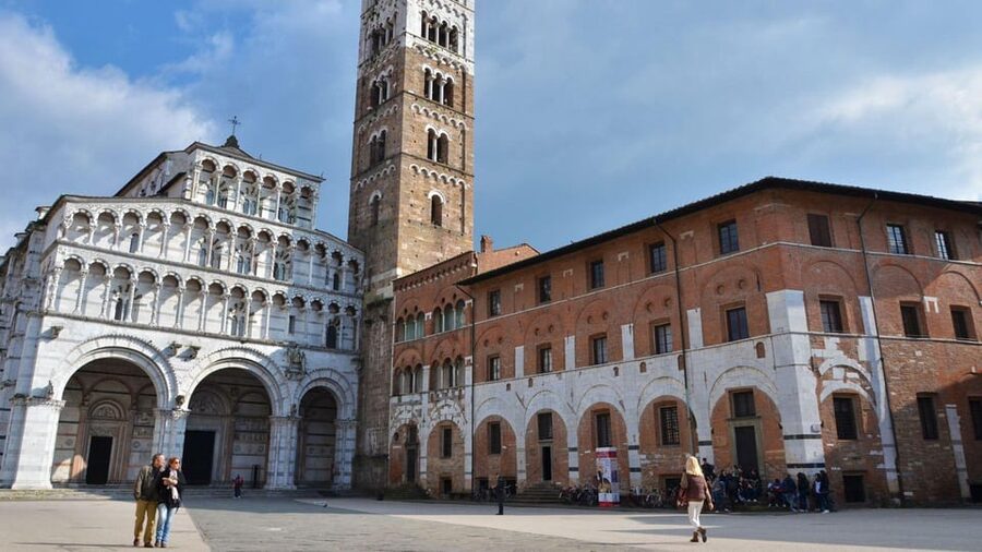 Florence: Pisa - Lucca Private Full Day Tour - Guinigi Tower and Lucca Cathedral
