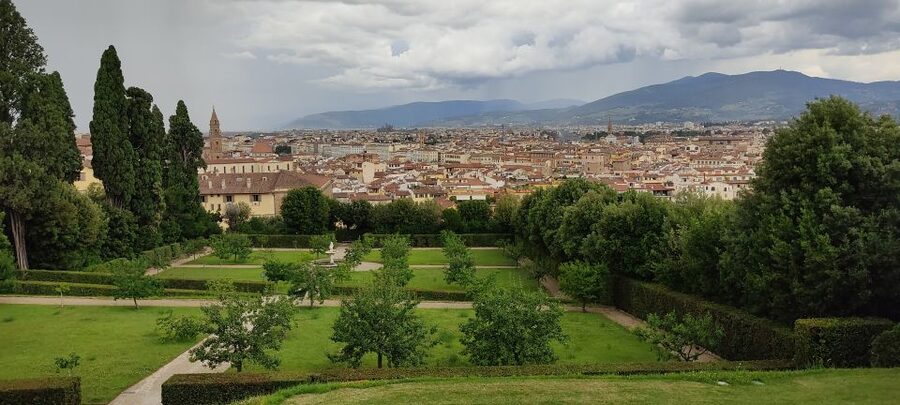 Florence: Pitti Palace and Boboli Gardens Private Tour - Royal Apartments and Medici daily life