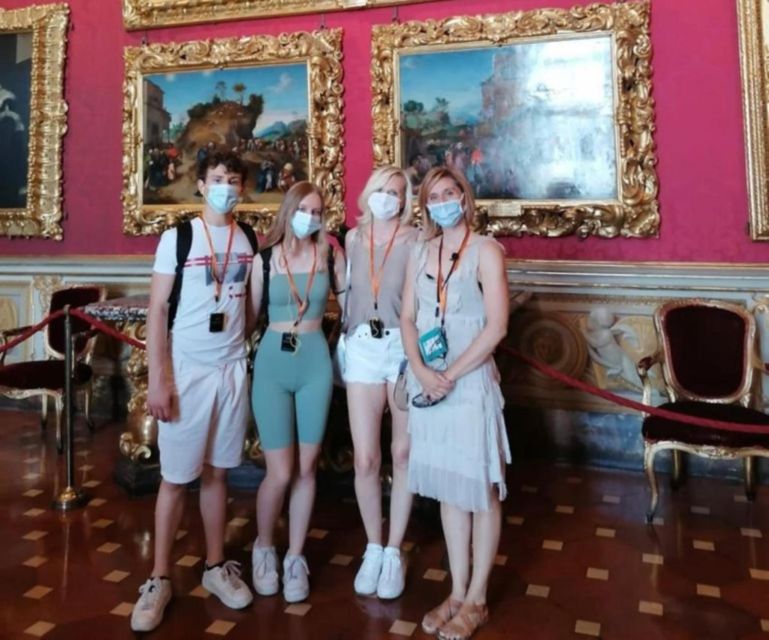 Florence: Pitti Palace and Boboli Gardens Private Tour - Meeting near the Uffizi and entering the palace