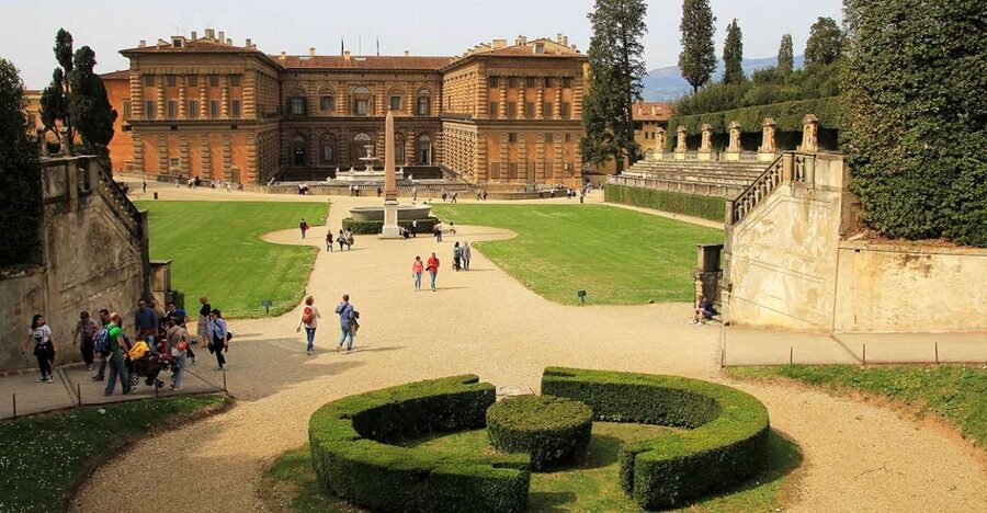 Florence: Pitti Palace and Boboli Gardens Walking Tour - Starting at Palazzo Pitti, Florence’s Medici showpiece