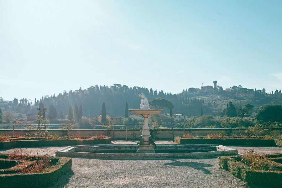 Florence: Pitti Palace and Boboli Gardens Walking Tour - Florence landmarks along the historic center walk