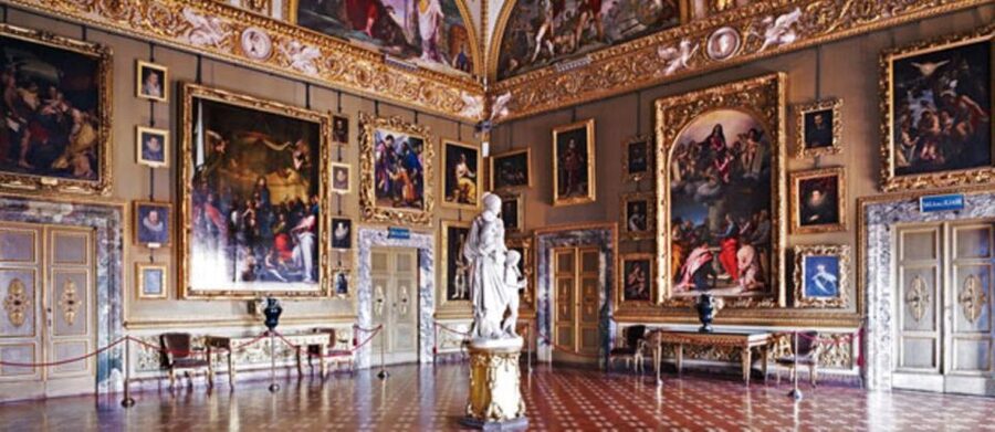 Florence: Pitti Palace Small Group Tour - What the small group changes