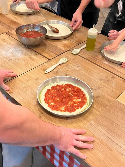 Florence: Pizza and Gelato Cooking Class - Why a pizza class works so well in Florence
