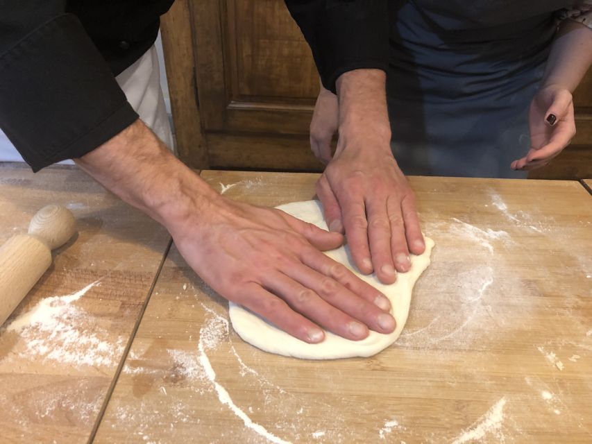 Florence: Pizza and Gelato Family-Friendly Cooking Class - Sitting Down to Eat What You Made