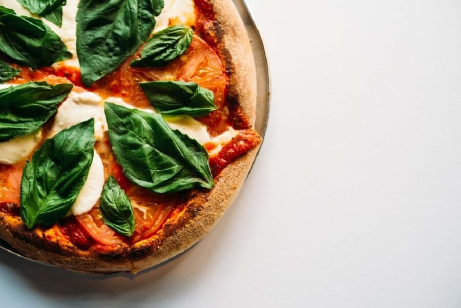 Florence: Pizza Dinner and Opera Arias Concert - Why the restaurant setting matters