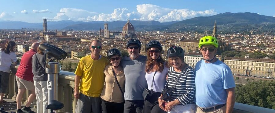 Florence Premium E-Bike Tour + Photo Shoot and Tastings - Climbing to Piazzale Michelangelo