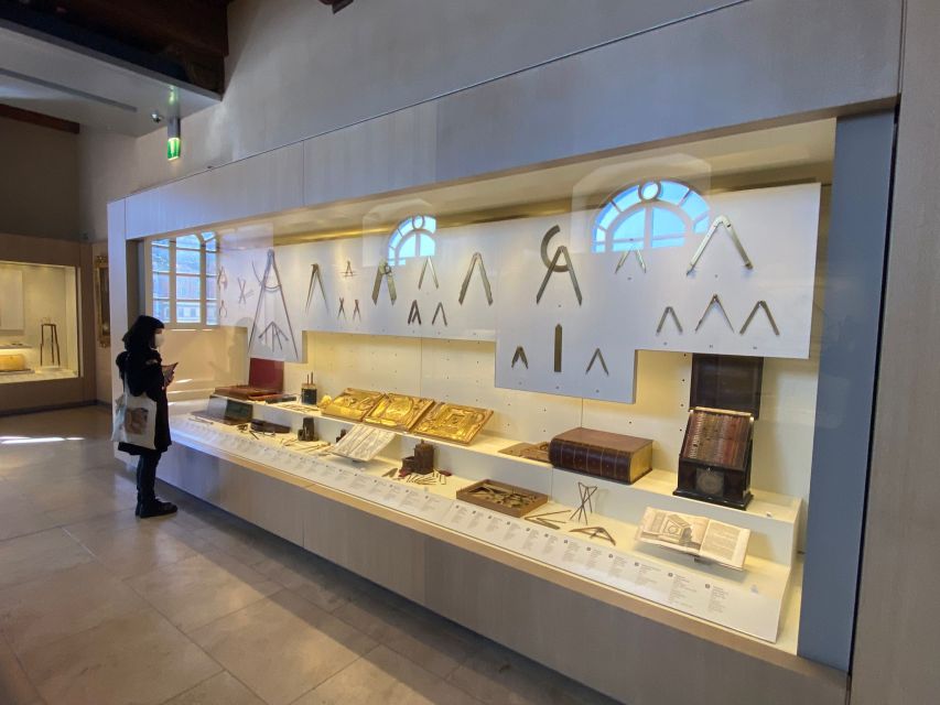 Florence: Private Astronomical Tour of the Museo Galileo - Clocks, Thermometers, and the Problem of Measuring Time