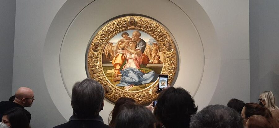 Florence: Private City Walking Tour with Accademia & Uffizi - A brief stop at Mercato della Paglia