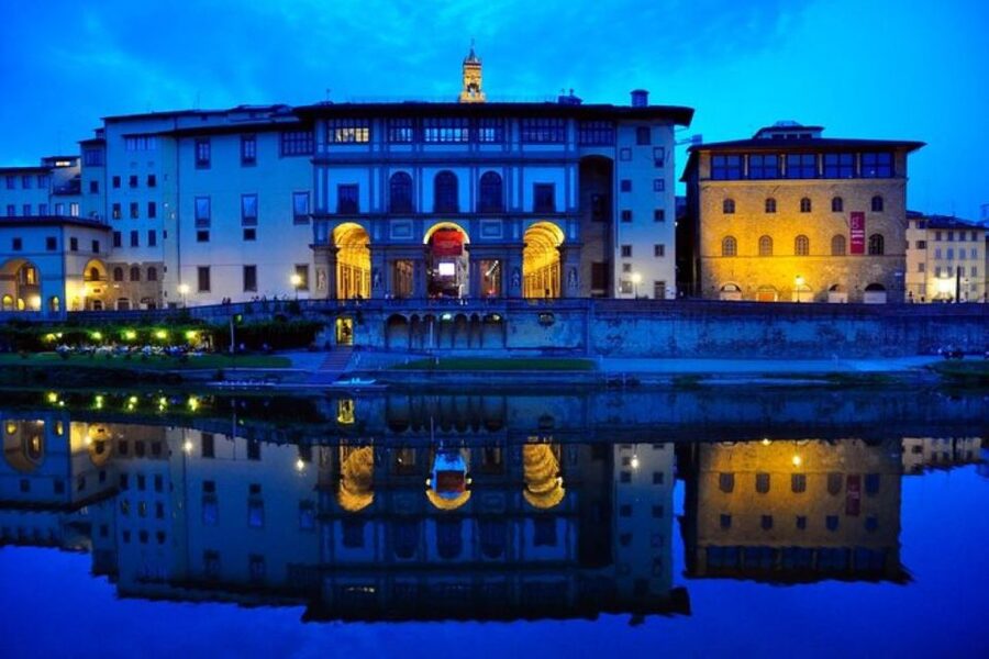 Florence: Private E-Bike Night Tour & Piazzale Michelangelo - The uphill ride to Piazzale Michelangelo