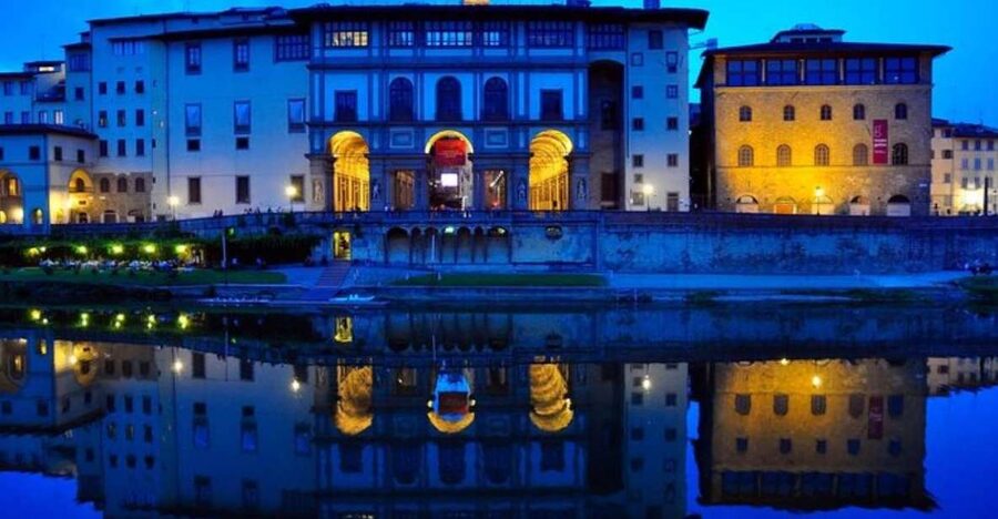 Florence: Private E-Bike Night Tour & Piazzale Michelangelo - Starting on Via de’ Neri and crossing the Arno