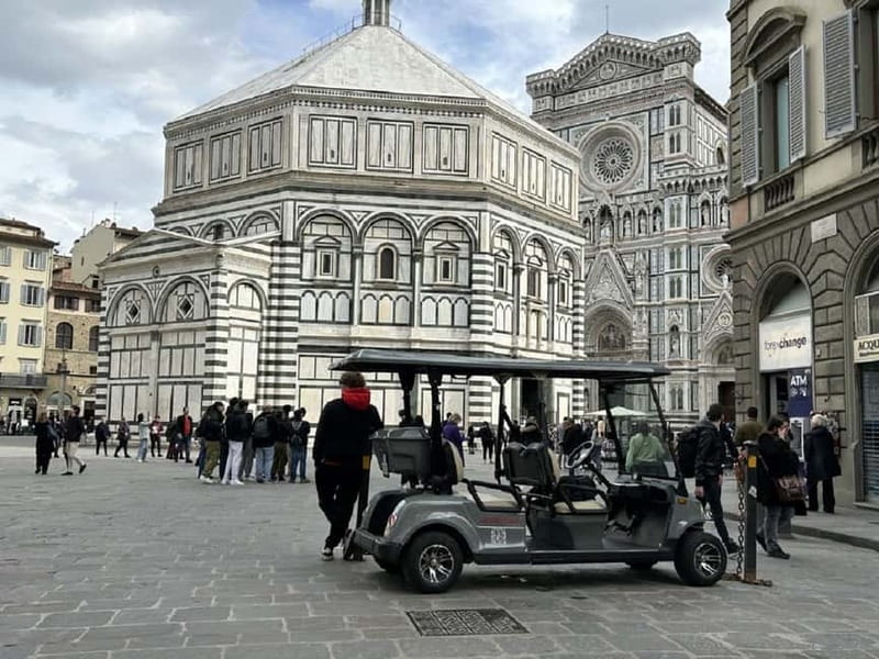 Florence: Private Electric Mini Car Tour with Local Guide - Palazzo Vecchio, the Uffizi, and the Arno