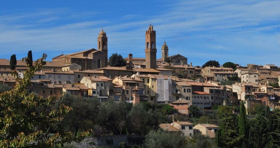 Florence: Private Full-Day Brunello Wine Tour to Montalcino - The drive south from Florence