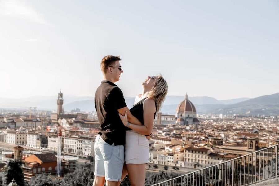Florence: Private Photoshoot at Piazzale Michelangelo - Small details that make the session go better