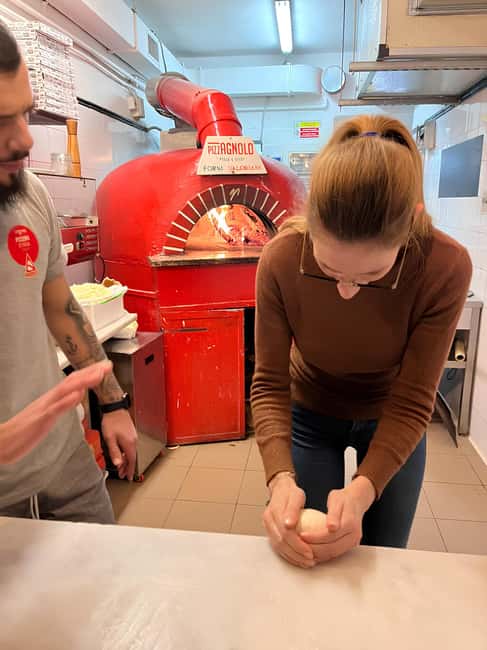 Florence: Private Pizza Making Class with Wine Tasting - Sitting down with two Tuscan wines