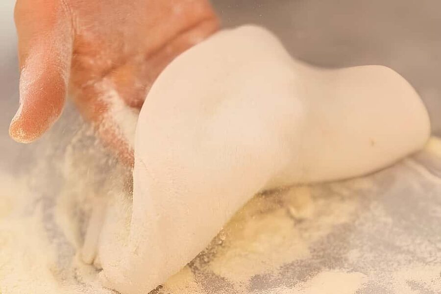 Florence: Private Pizza Making Class with Wine Tasting - What the 90-minute schedule really gives you