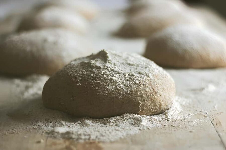 Florence: Private Pizza Making Class with Wine Tasting - Rolling, saucing, and shaping your pizza