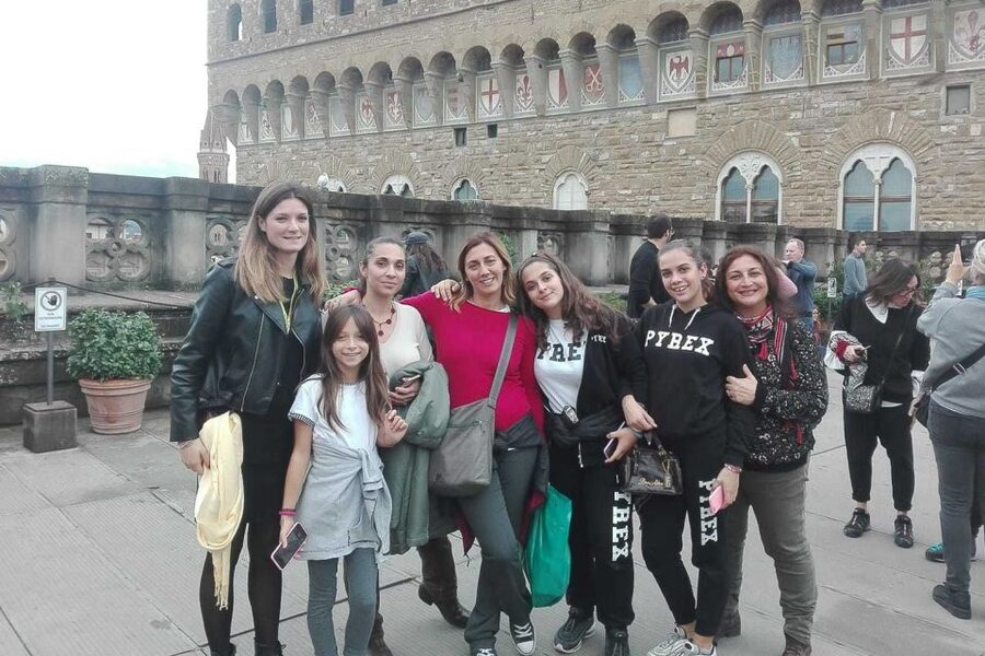 Florence: Private Uffizi Gallery Discovery Tour with Ticket - How crowding affects the experience