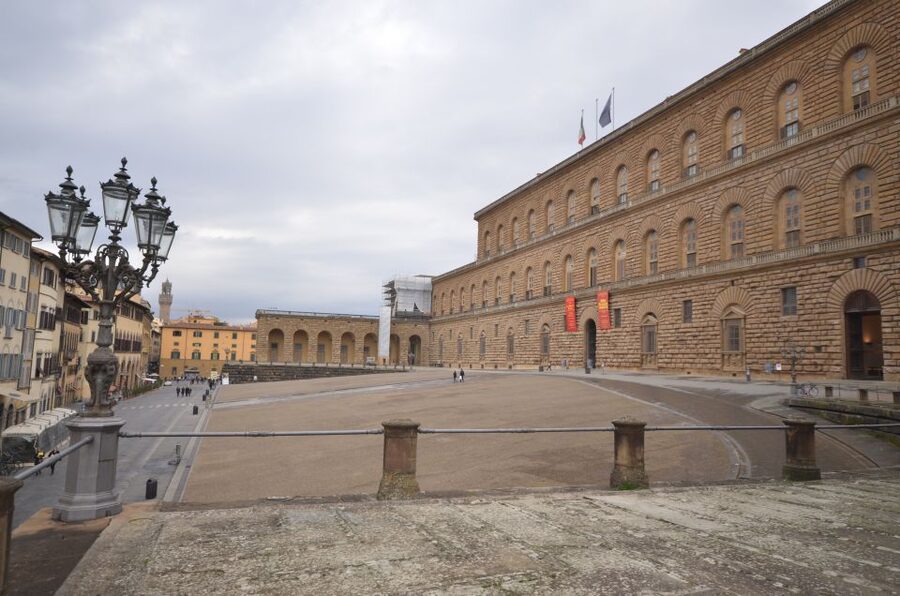 Florence: Private Walking Tour with a Local Guide - Piazza Pitti and the Medici chapter