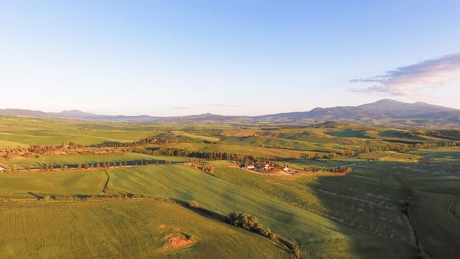 Florence: S. Gimignano, Siena, Chianti & Wine Tasting Lunch - Monteriggioni, a compact medieval pause