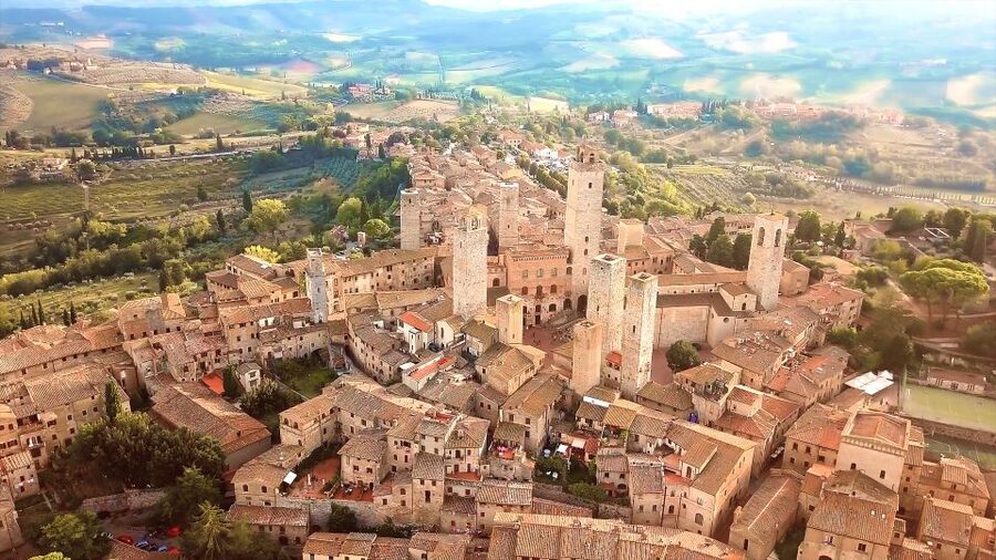 Florence: S. Gimignano, Siena, Chianti & Wine Tasting Lunch - Guides, buses, and the rhythm of the day