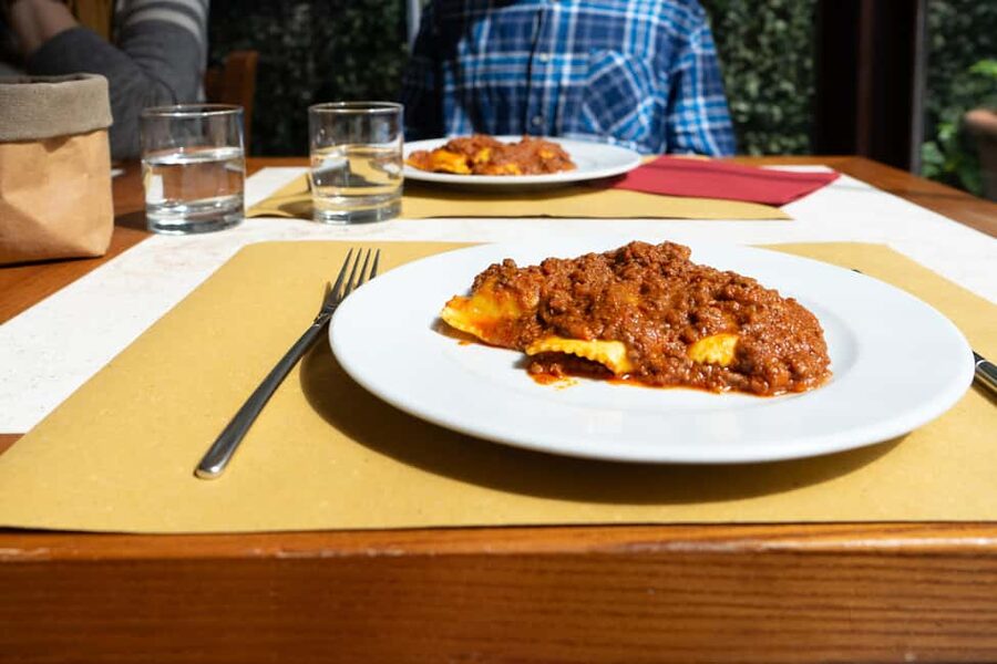 Florence’s Ultimate Food Tour: Full Tuscan Meal with a Local - Stop one: Chianti and cured meats