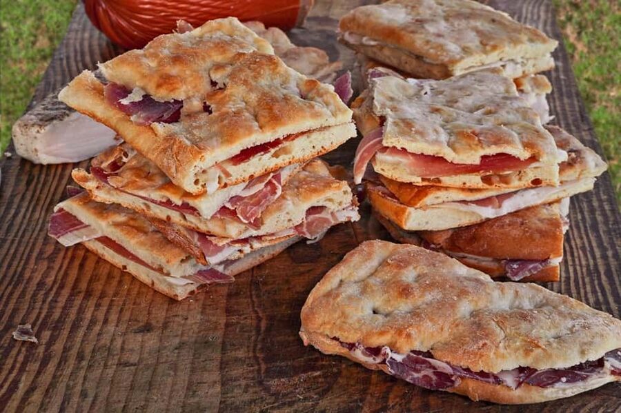 Florence’s Ultimate Food Tour: Full Tuscan Meal with a Local - Stop two: lunch near Piazza Indipendenza