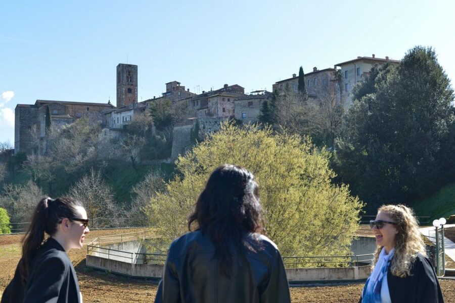 Florence: San Gimignano & Volterra Day Trip with Food & Wine - Who should book this experience?
