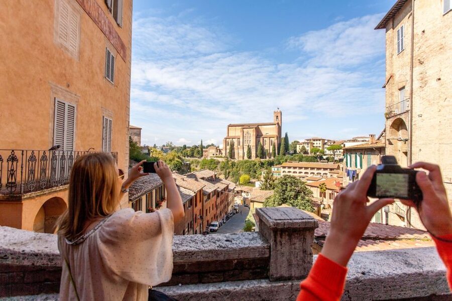 Florence: Siena, San Gimignano & Monteriggioni with Tasting - What the $46 price really buys you