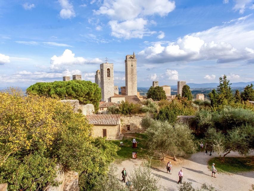 Florence: Siena, San Gimignano & Monteriggioni with Tasting - Monteriggioni: a small village with a big wall
