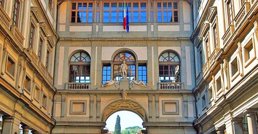 Florence: Skip-the-Line Uffizi Museum Tour Kids & Families - Meeting Behind Neptune’s Fountain