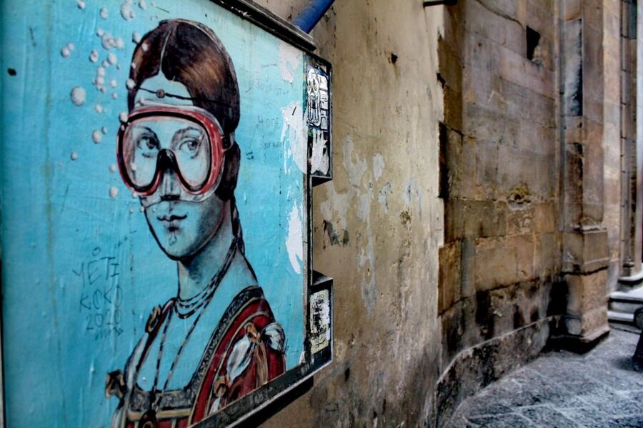 Florence: Street Art Tour - Piazza Pitti shows the contrast in scale