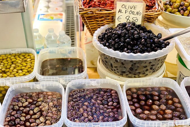 Florence Street Food Tour and sightseeing with Central Market - Piazza San Giovanni and the Duomo view