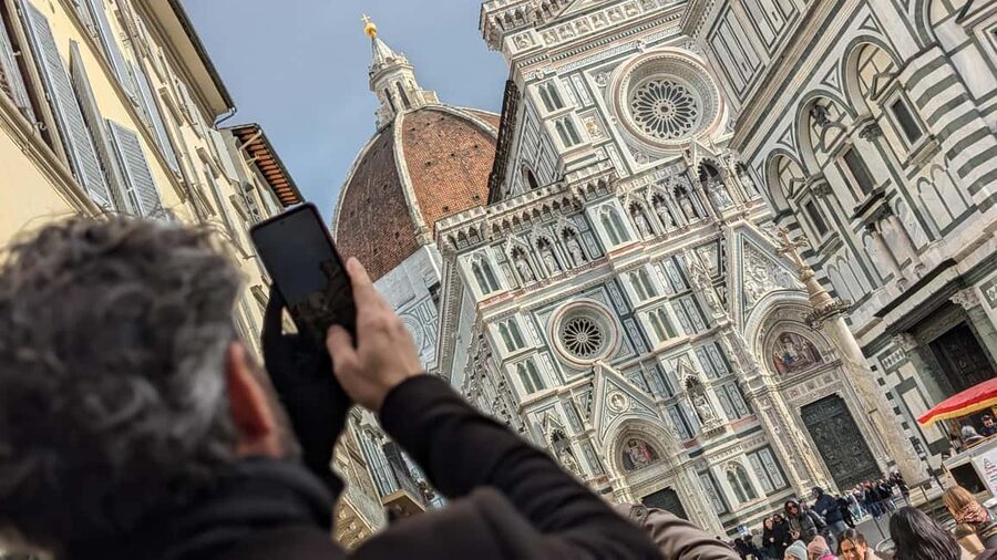 Florence Street Food Tour: Central Market & Duomo Area - What the guides add to the experience