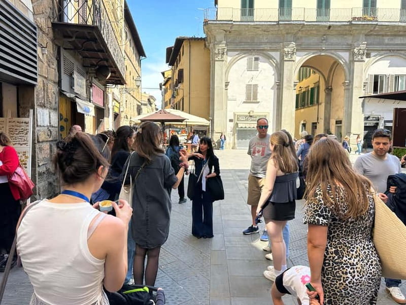 Florence: Street Food Tour with Wine & Local Guide - Schiacciata, wine, and the first taste of Tuscany