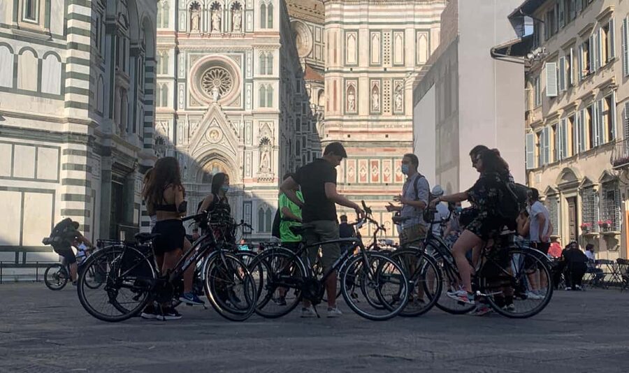 Florence: Sunset Bike Tour - Group size, guide style, and equipment