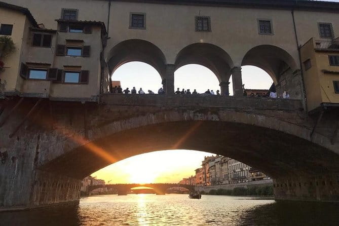Florence sunset boat cruise - Why the Arno gives Florence a fresh face