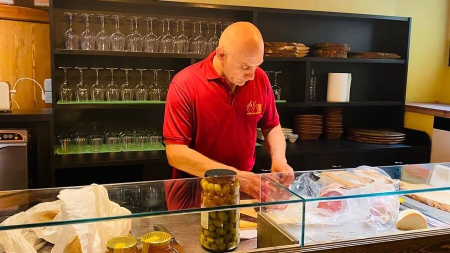 Florence: Taste of Tuscany Wine and Local Food Tour - Small groups, private bookings, and the room
