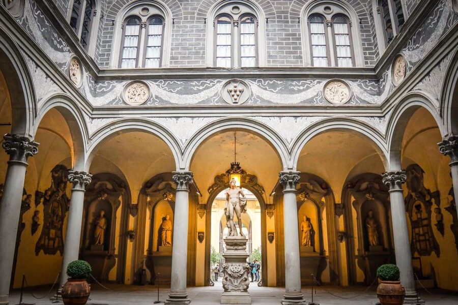 Florence: The Medicis Private Walking Tour - Palazzo Medici Riccardi and the family’s first great home