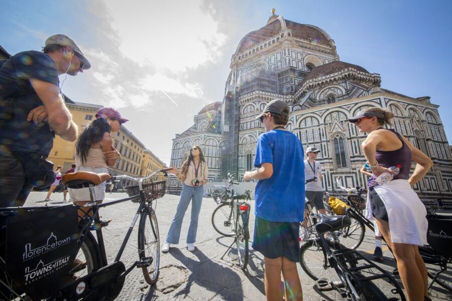 Florence: The Original City Bike Tour with a Guide - Ponte Vecchio and Uffizi Square