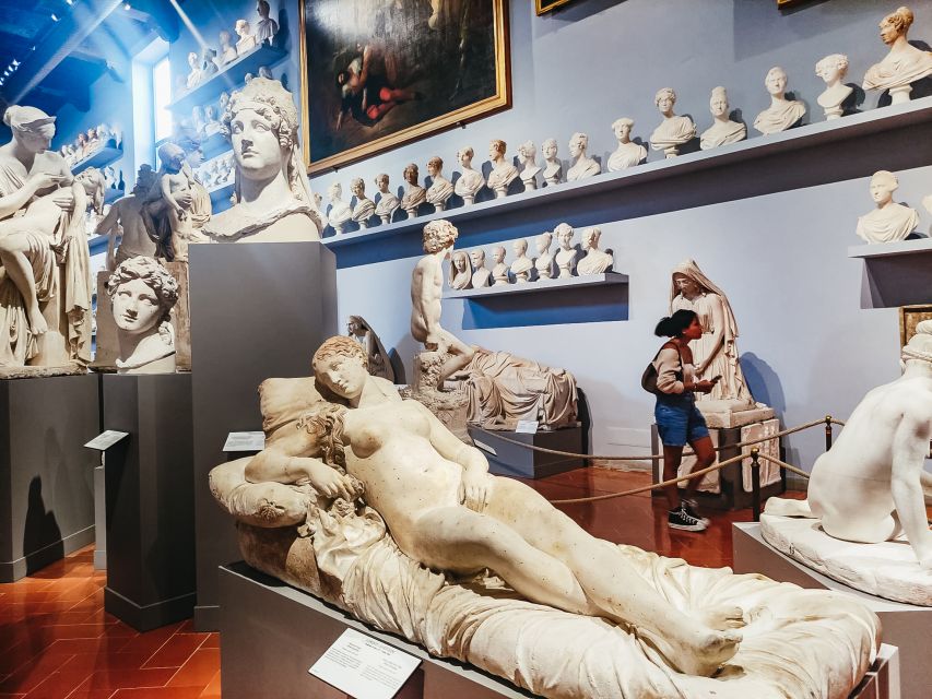 Florence: Timed Entry Ticket to Michelangelo's David & eBook - Using the ebook instead of a live guide