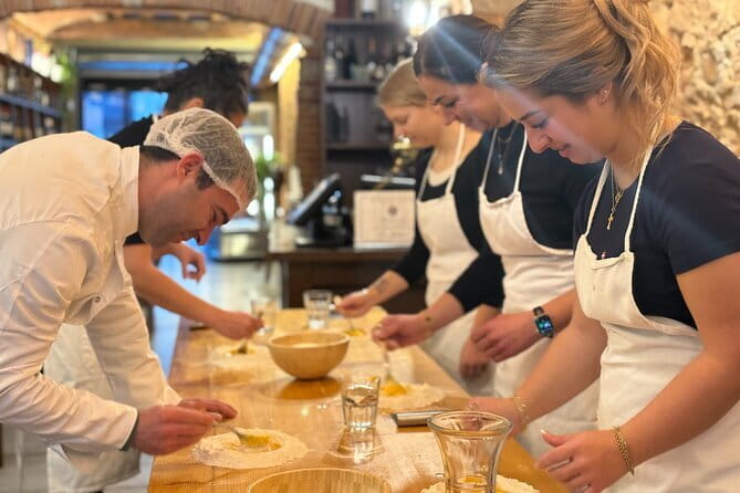 Florence: Tiramisu & Pasta Cooking Class with Unlimited Wine - Timing, meeting point, and practical details