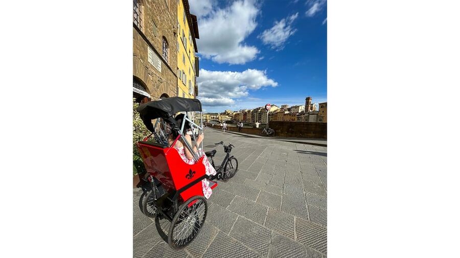 Florence: Tour of Florence by rickshaw - Private space, flexible pickup, and access
