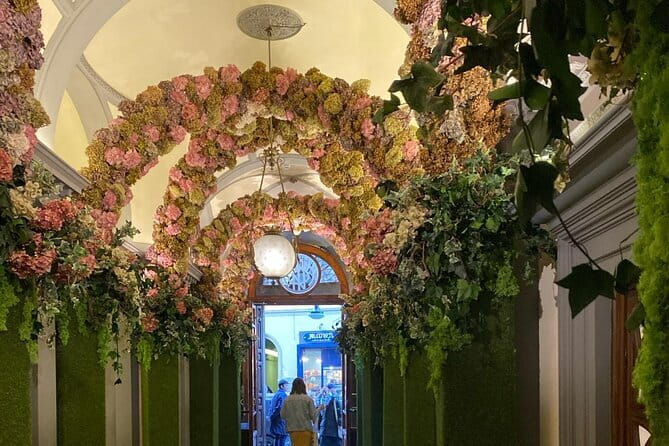Florence tour of the historic center. Stories, legends and gossip - Santa Maria Novella starts with Florence’s origins